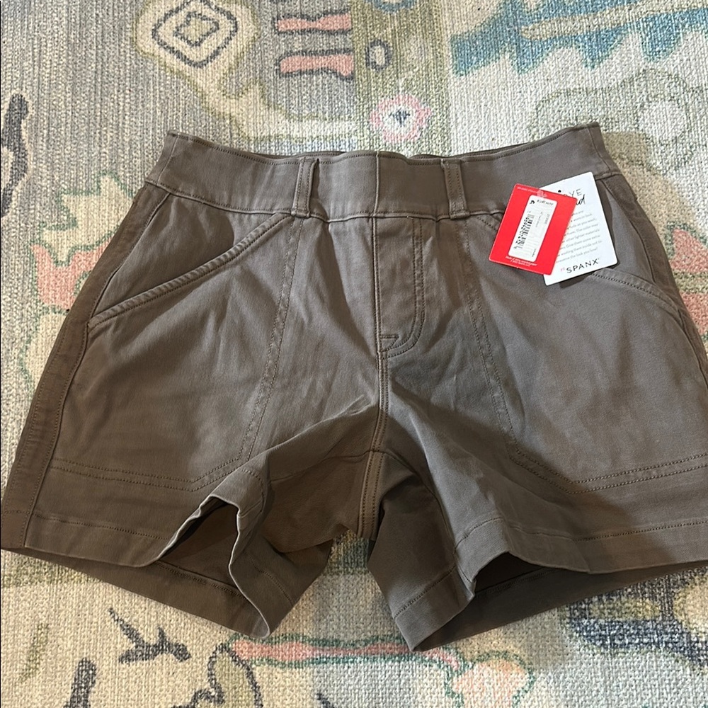 NWT SPANX 4” Twill Short - Smoke